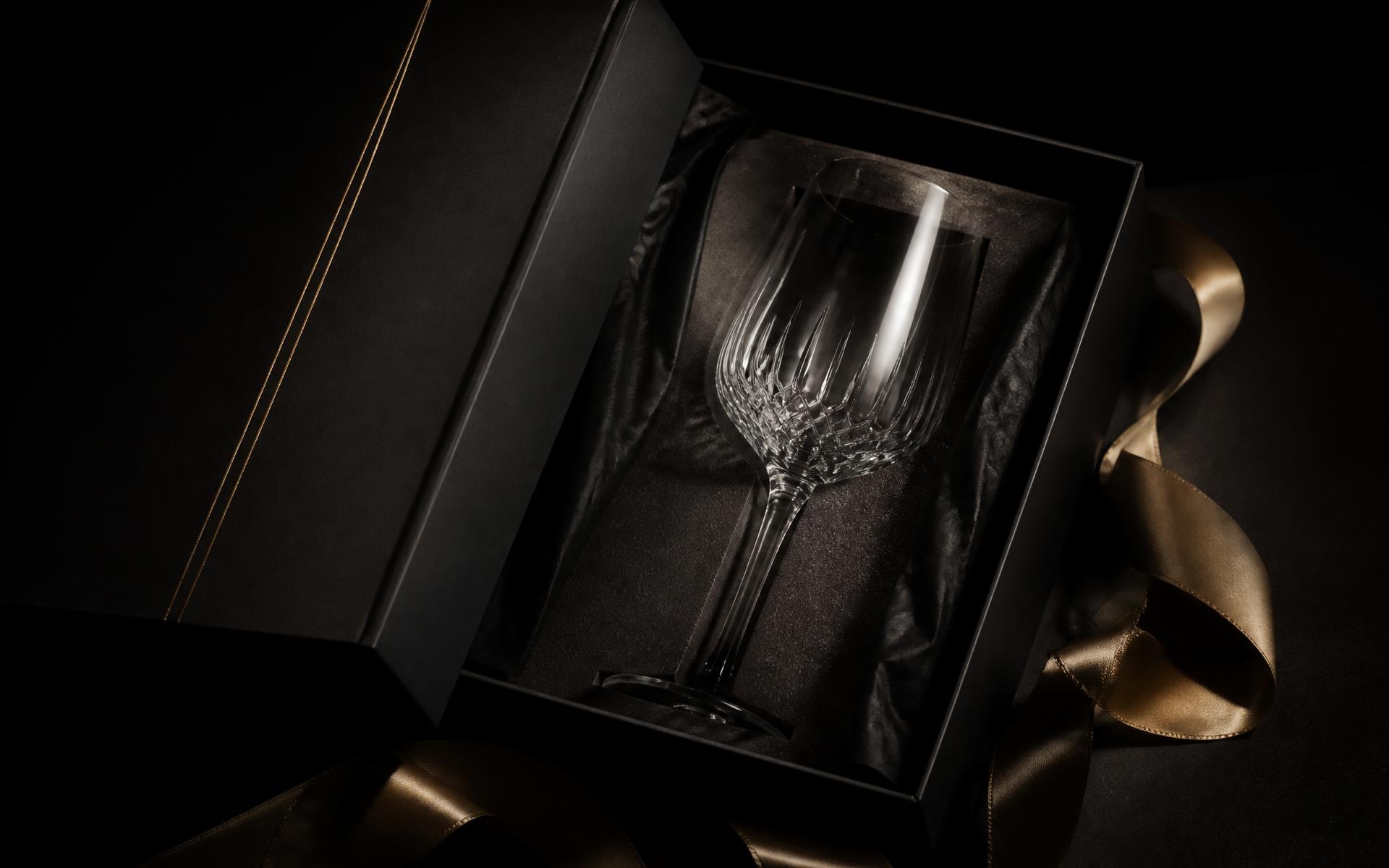 Coffret Steinhart ouvert révélant un verre en cristal protégé dans son écrin